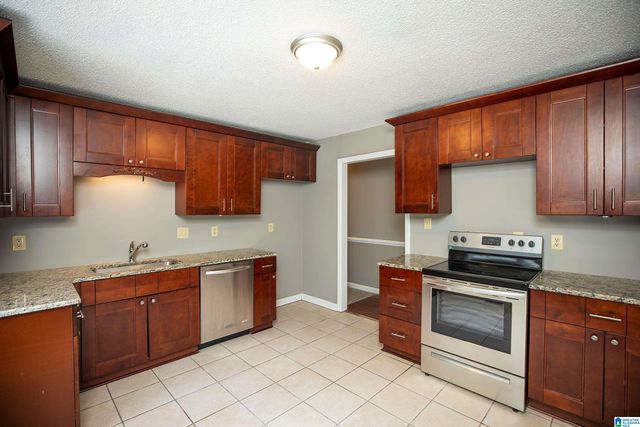 2424 BURGUNDY DRIVE, Birmingham, AL 35244