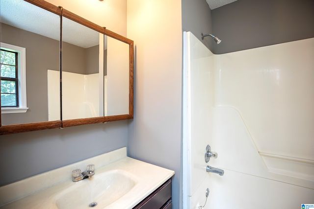 2424 BURGUNDY DRIVE, Birmingham, AL 35244