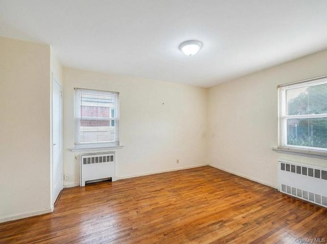 7918 257th Street, Glen Oaks, NY 11004