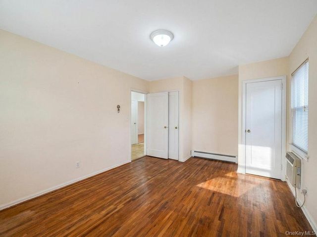 7918 257th Street, Glen Oaks, NY 11004