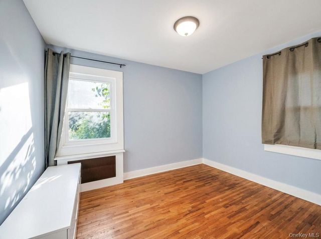 7918 257th Street, Glen Oaks, NY 11004