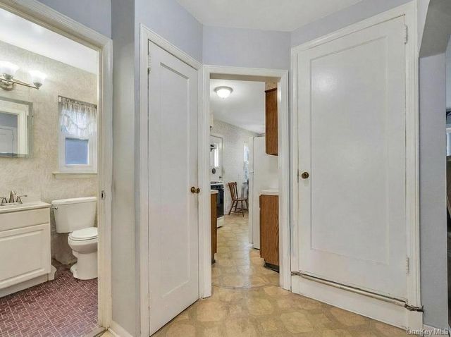 7918 257th Street, Glen Oaks, NY 11004