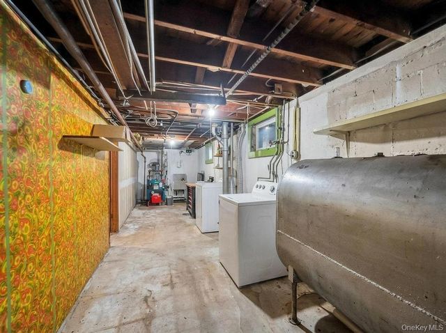 7918 257th Street, Glen Oaks, NY 11004