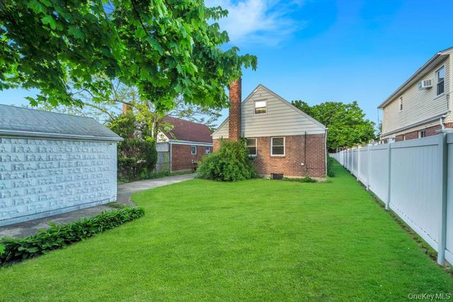 7918 257th Street, Glen Oaks, NY 11004