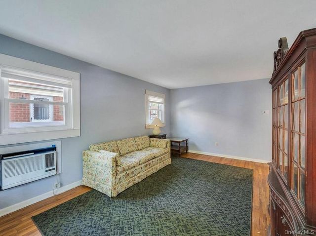 7918 257th Street, Glen Oaks, NY 11004