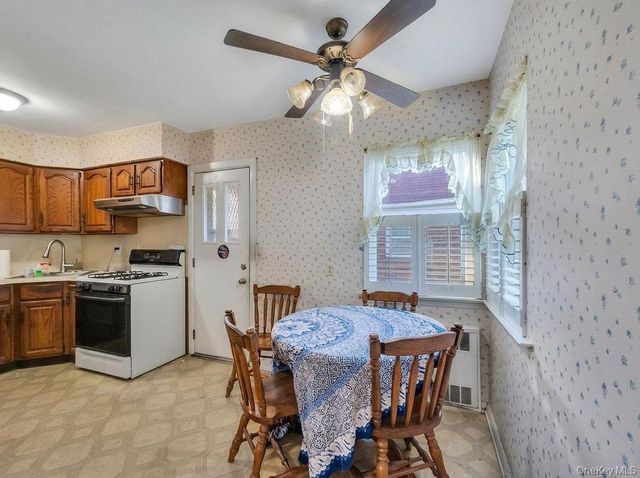 7918 257th Street, Glen Oaks, NY 11004