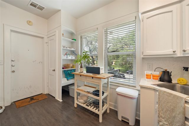 201 W 31st ST H, Austin, TX 78705