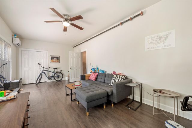 201 W 31st ST H, Austin, TX 78705