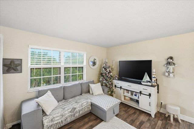 1506 SE Royal Green Circle 204, Port St. Lucie, FL 34952