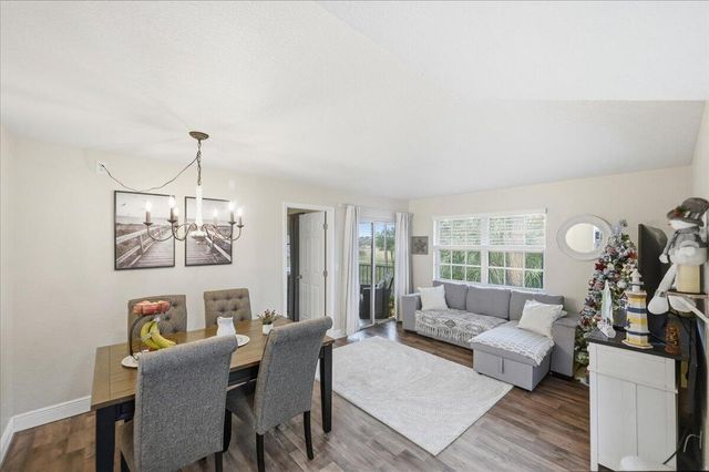 1506 SE Royal Green Circle 204, Port St. Lucie, FL 34952