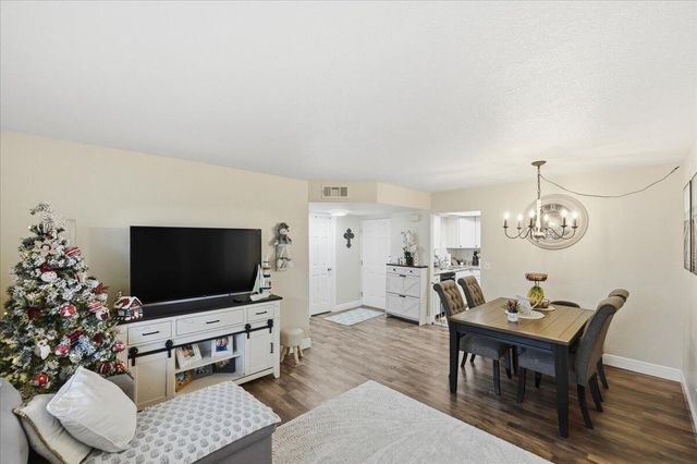1506 SE Royal Green Circle 204, Port St. Lucie, FL 34952