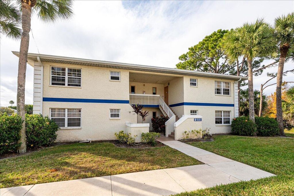1506 SE Royal Green Circle 204, Port St. Lucie, FL 34952