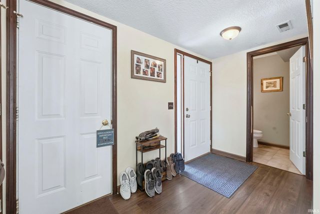 4908 Reckeweg Place, Fort Wayne, IN 46804