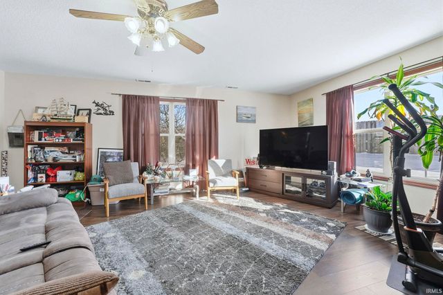 4908 Reckeweg Place, Fort Wayne, IN 46804