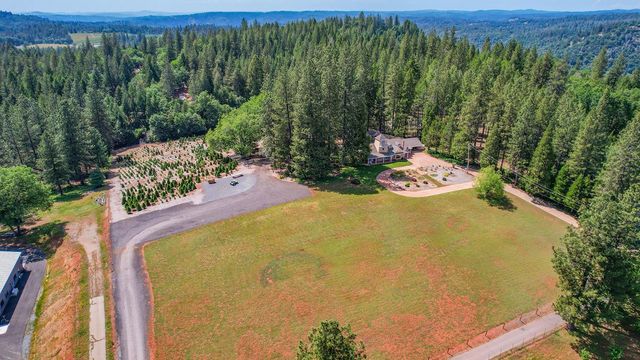 2640 Sky Ranch Ln, Camino, CA 95709