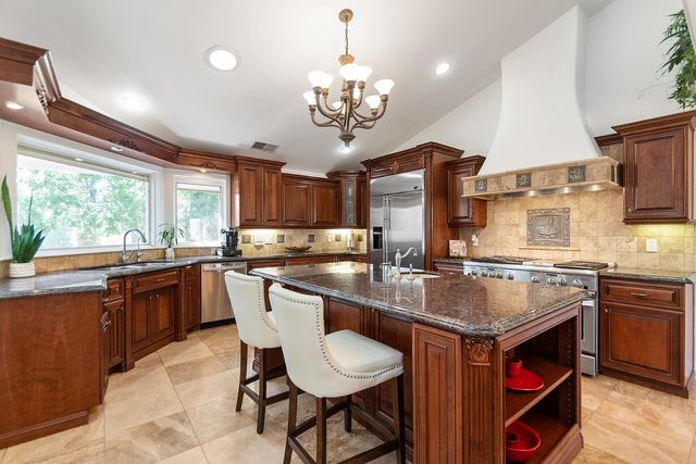 2640 Sky Ranch Ln, Camino, CA 95709