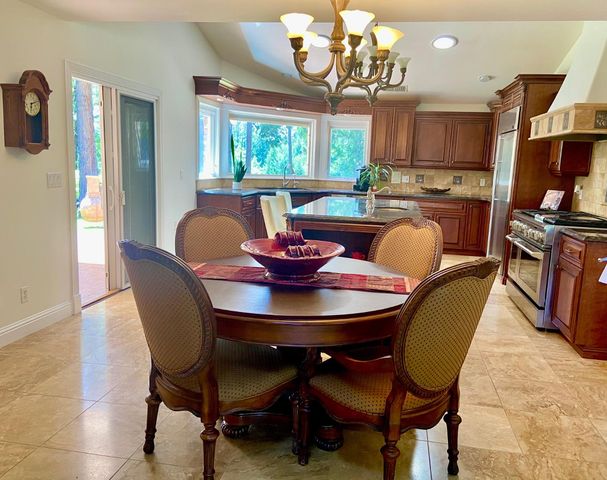 2640 Sky Ranch Ln, Camino, CA 95709