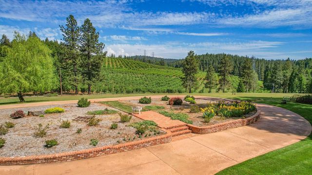 2640 Sky Ranch Ln, Camino, CA 95709