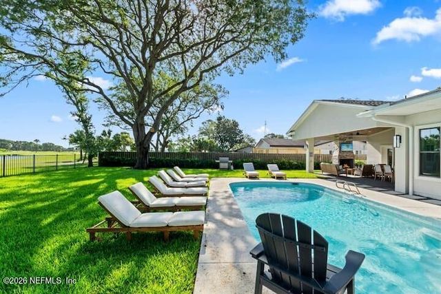 19 FAIRWAY Lane, Jacksonville Beach, FL 32250