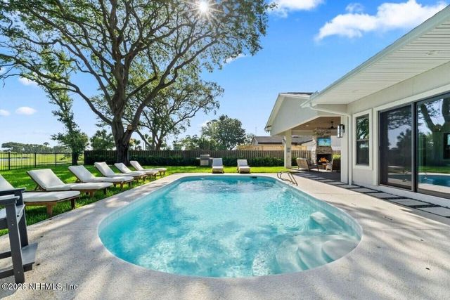 19 FAIRWAY Lane, Jacksonville Beach, FL 32250