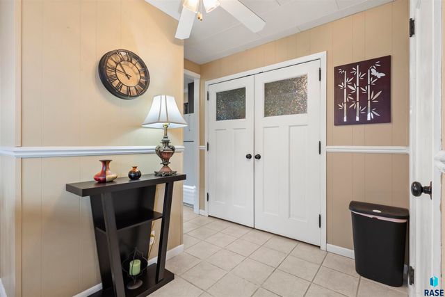 148 N Lake Dr Drive, Watertown, SD 57201