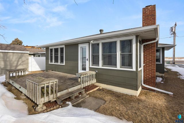 148 N Lake Dr Drive, Watertown, SD 57201