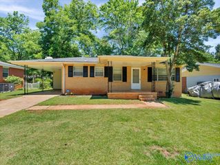 3018 Holiday Drive SW, Huntsville, AL 35805