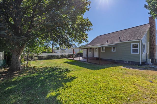 133 Fallwood Parkway, Farmingdale, NY 11735
