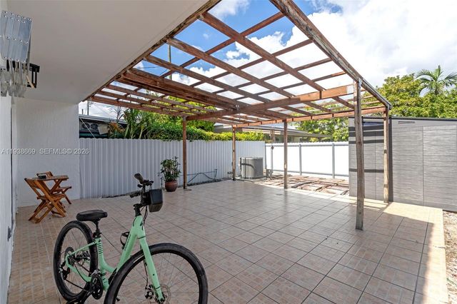 8773 SW 36th St, Miami, FL 33165