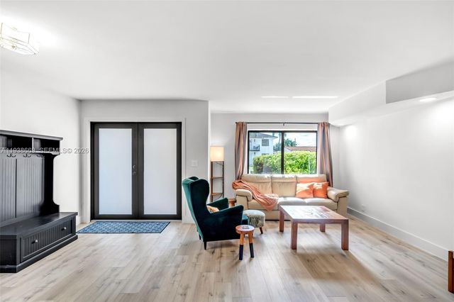 8773 SW 36th St, Miami, FL 33165