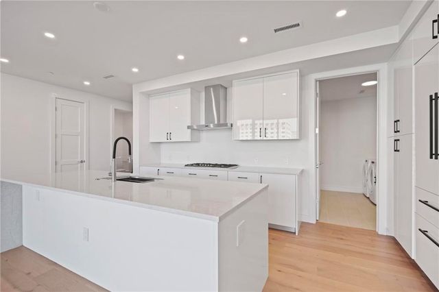 2425 Peachtree Road 1402, Atlanta, GA 30309