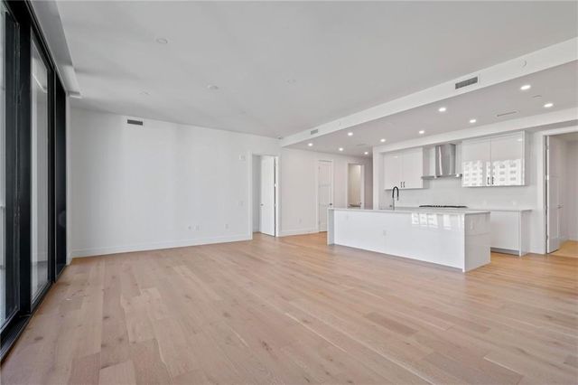 2425 Peachtree Road 1402, Atlanta, GA 30309