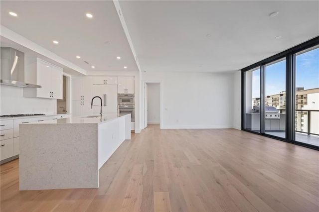 2425 Peachtree Road 1402, Atlanta, GA 30309
