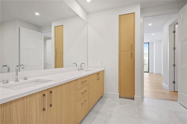 2425 Peachtree Road 1402, Atlanta, GA 30309