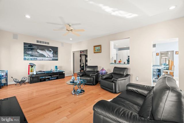 23 YALE DR, Richboro, PA 18954