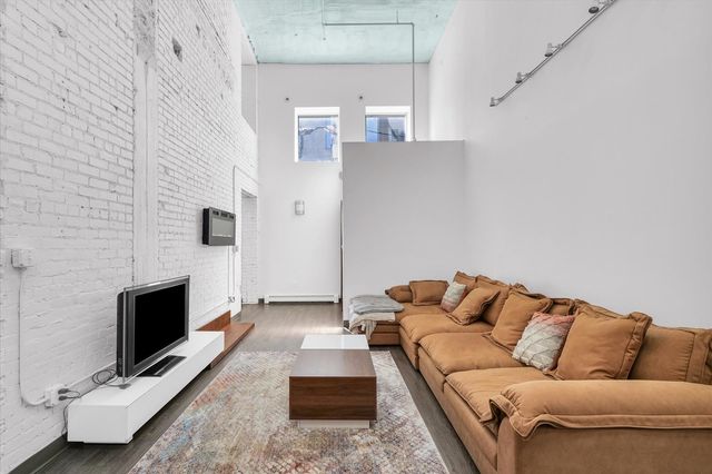 5 E Columbia Avenue 5, Champaign, IL 61820