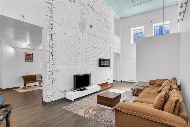 5 E Columbia Avenue 5, Champaign, IL 61820