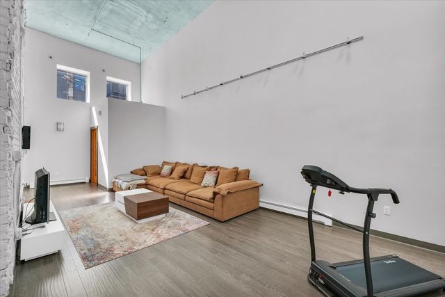 5 E Columbia Avenue 5, Champaign, IL 61820