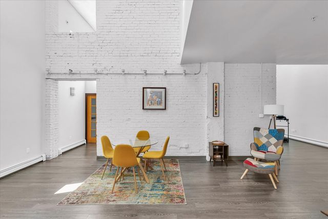 5 E Columbia Avenue 5, Champaign, IL 61820