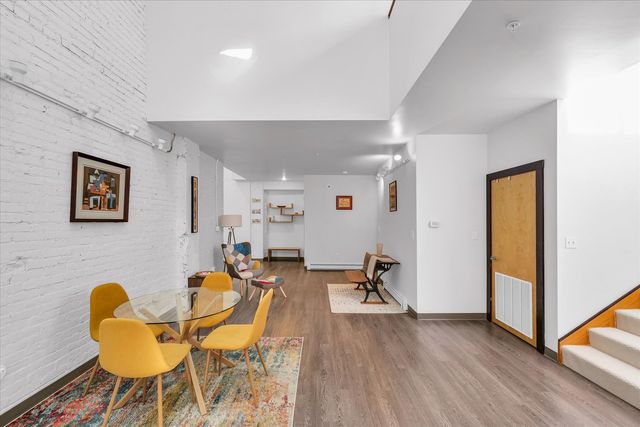 5 E Columbia Avenue 5, Champaign, IL 61820