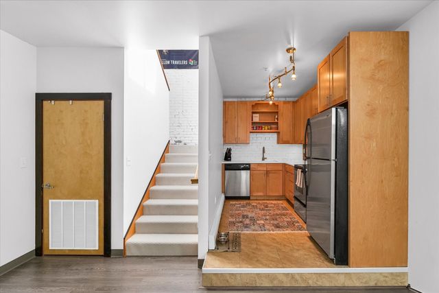 5 E Columbia Avenue 5, Champaign, IL 61820