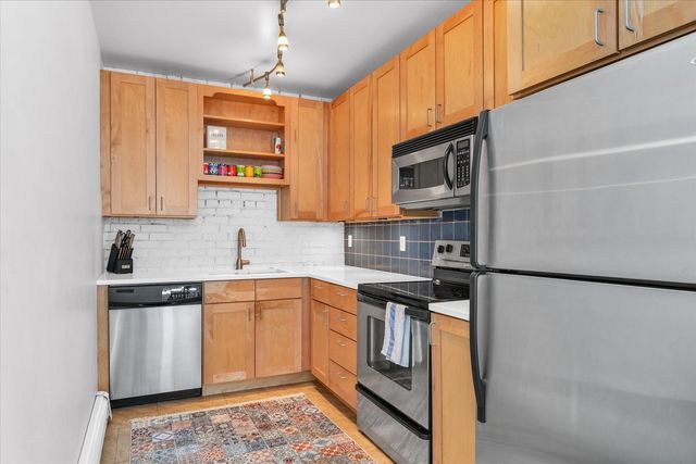 5 E Columbia Avenue 5, Champaign, IL 61820