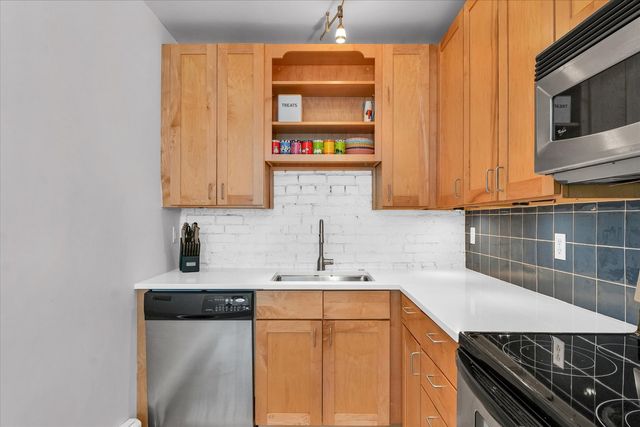 5 E Columbia Avenue 5, Champaign, IL 61820