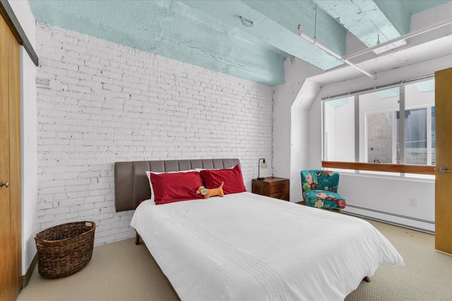 5 E Columbia Avenue 5, Champaign, IL 61820