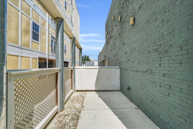 5 E Columbia Avenue 5, Champaign, IL 61820