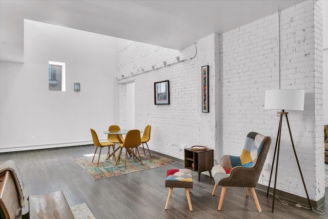 5 E Columbia Avenue 5, Champaign, IL 61820