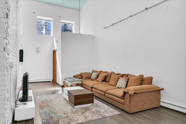 5 E Columbia Avenue 5, Champaign, IL 61820