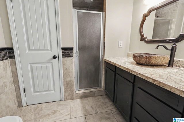 1424 HIGHPOINT TERRACE, Birmingham, AL 35235