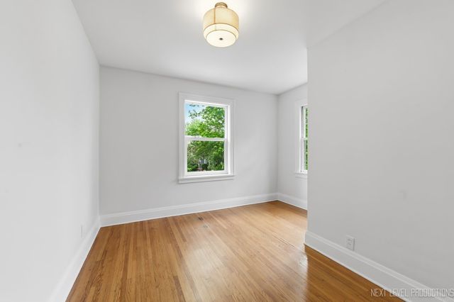 216 S Commonwealth Avenue, Aurora, IL 60506