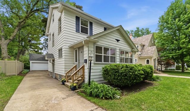 216 S Commonwealth Avenue, Aurora, IL 60506